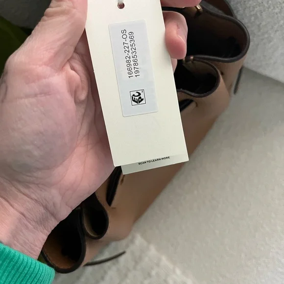 Tory Burch Tan Romy Bucket Bag NWT - Picture 3 of 6